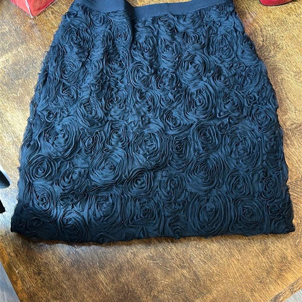 Elegant Black Floral Skirt‎ - Picture 14 of 15